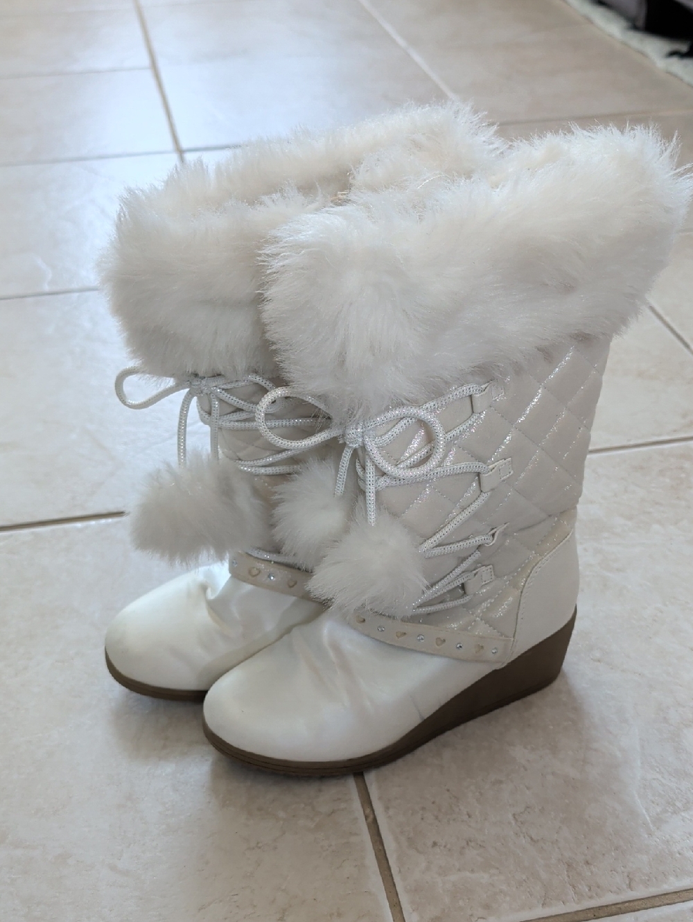 Canyon River Blues White Quilted Faux-Fur Pom Winter Boots Girls Size 4